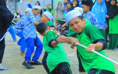 PERANAN BIMBINGAN KELOMPOK DALAM MENINGKATKAN KEPERCAYAAN DIRI SISWA KELAS VII SMP IT AL MUNADI MEDAN